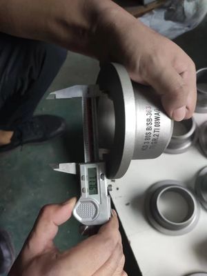 ASTM B366 geschmiedeter Stahlstopfen, 4 Zoll Rohrstopfen mit Außengewinde, Rohrverschraubung aus legiertem Stahl