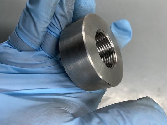 ASTM A234 Schnittlose Rohrverbindungen aus Legierungsstahl Schwarz bemalte Ellbogen Tees Reduktoren Kappen