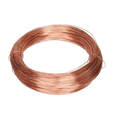 Polerierte Kupfer-Nickel-Rohre in Holzkästen oder Paletten