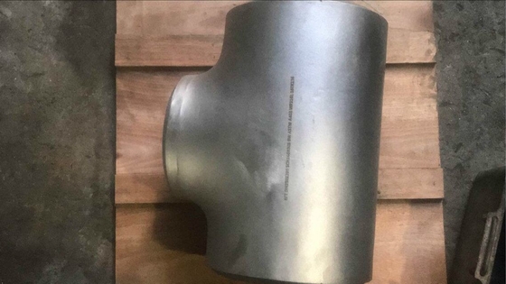 Edelstahl-Rohr-abgehaltenes T-Stück UNS S31803/2205 6" ASTM B16.9 Duples X 6" SCH80