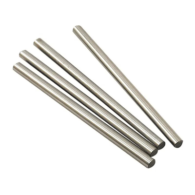Warm gezogene Runde Stange aus Legierungsstahl Helle Oberfläche 8 Länge für die chemische Industrie